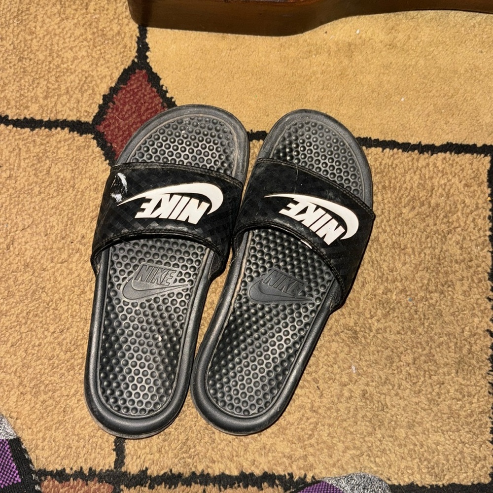 Nike Benassi Slides